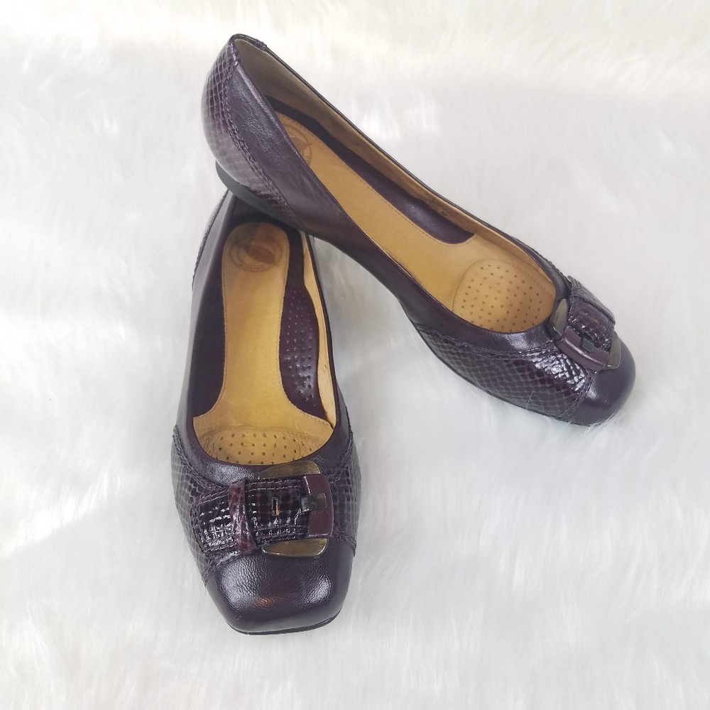Nurture Lynx Leather  Buckle Accent 8
